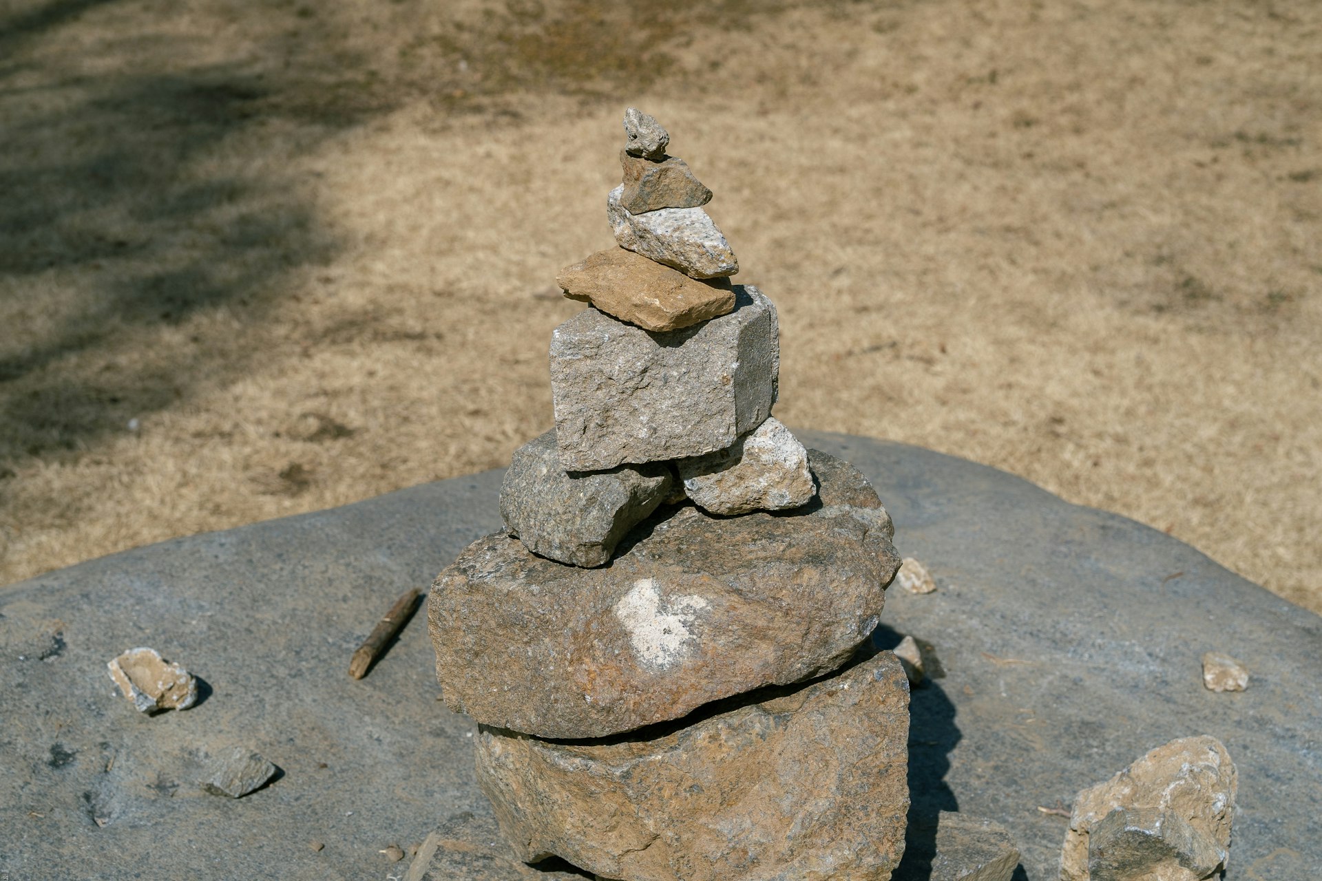 Achieving Mindfulness Through Rock Balancing Installations: Art, Meditation, and Practical Guidance
